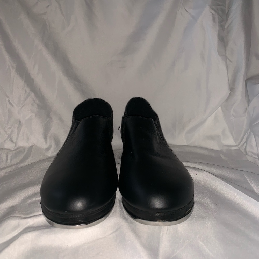 Black tap Leo dance shoes